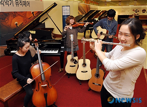 현대백화점, 삼익악기 Fair 개최