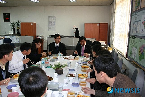 <클릭>‘도시락 미팅’으로 업무효율 높인다