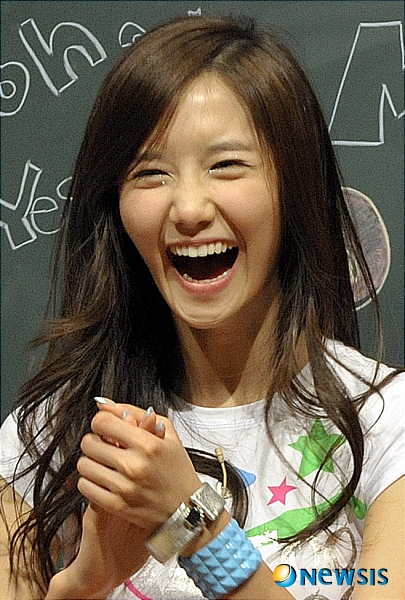 소녀시대 윤아의 박장대소