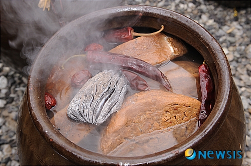 장독의 뜨거운 참숯