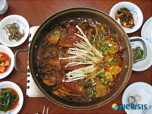 담백하고 영양 가득한 남종집 붕어찜