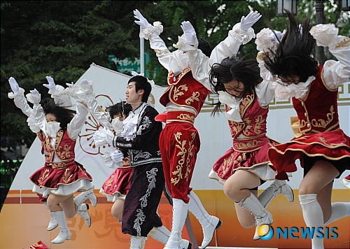 고등학교 치어리더 히어로팀의 열연