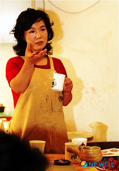흙을 잘 만져야 해요
