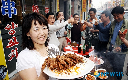 양꼬치 맛 보세요