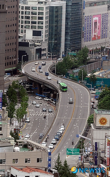 사라질 운명의 회현 고가차도