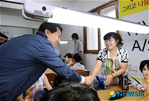 오세훈 시장, 희망드림뱅크 1호점 방문