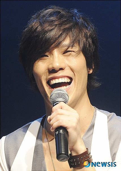 이현의 밝은 미소