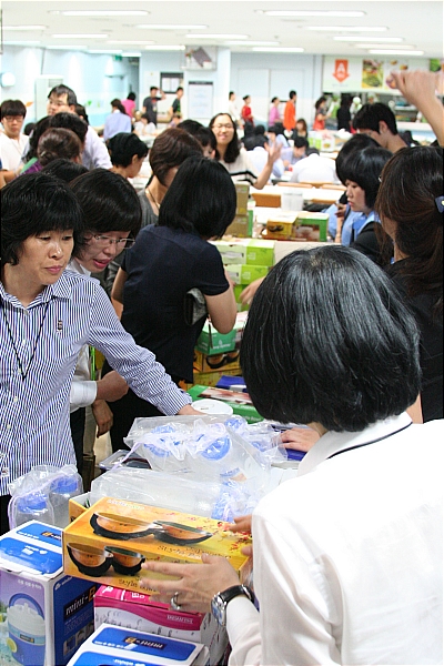 롯데백화점 포항점 ‘제1회 롯데벼룩시장’ 열려