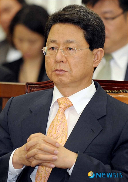 이달곤 장관,두손모아