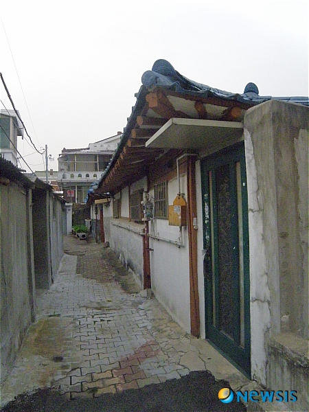 양옥식으로 개조된 한옥