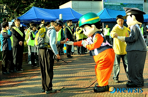 산불조심 캠페인 펼치는 관악소방서