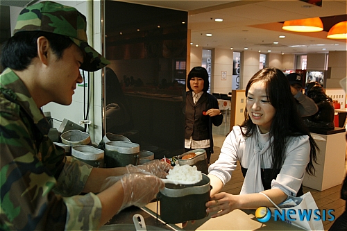 천안야우리백화점  충성, 맛있게 드세요