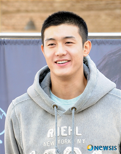 머리깎은 이기우