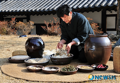 정성으로 빚어내는 한산소곡주
