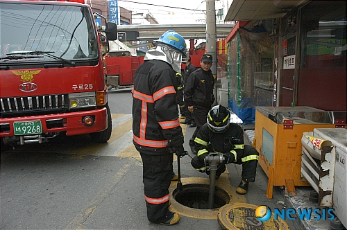 개봉중앙시장 불시 기동출동훈련중인 구로소방서