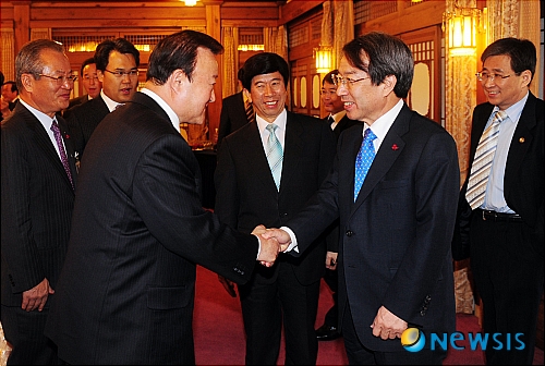 정운찬 총리, 혁신도시 자치단체장 오찬간담회