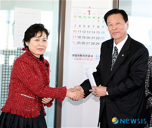 박미서 보경회장 상이군경회에 성금 전달