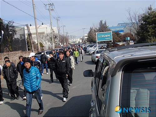 경주 발레오전장시스템스 직장폐쇄 이틀 째…노사대립 팽팽