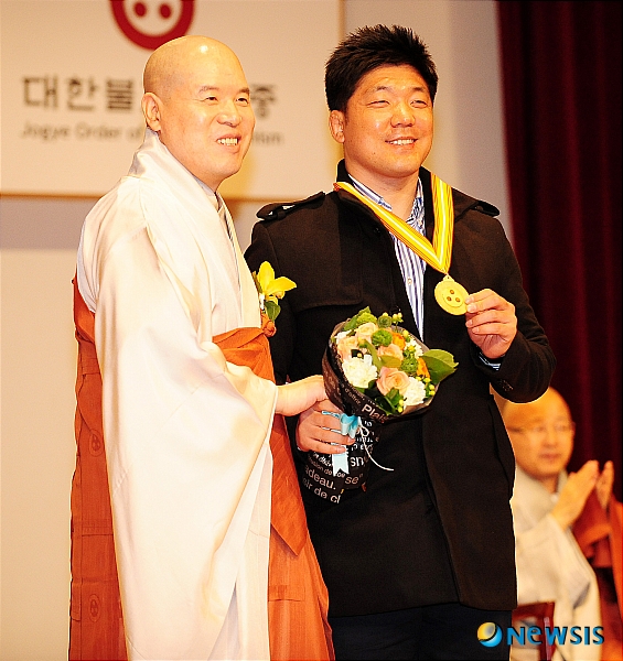 이용, 자랑스런 금메달입니다!