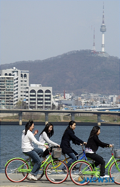 서울의 중심은 광화문 아닌 남산 꼭대기