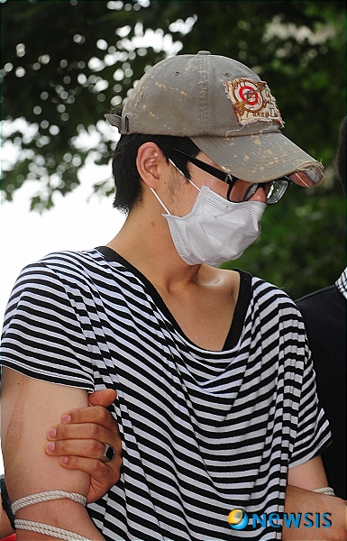 현장검증하는 박모씨