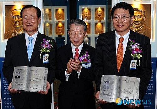 김재경 동보 대표와 현창수 태양산업 대표, 올해의 중소기업인