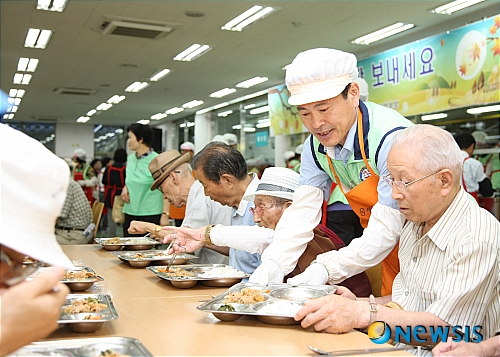 자원봉사 나선 남궁 민 우정사업본부장