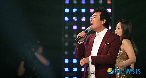 네박자 송대관