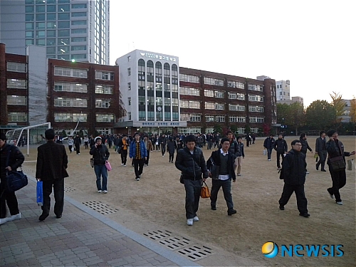 [수능][종합]시험 끝낸 수험생들 모의고사랑 비슷