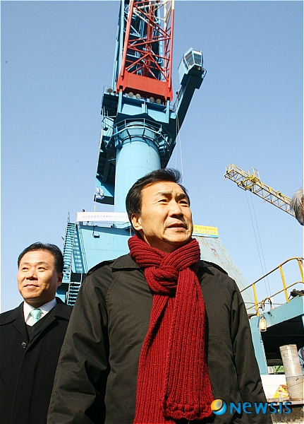 손학규 대표, 한진 고공농성자 위로