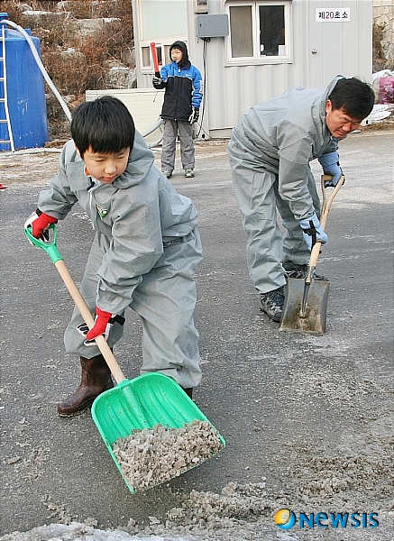 진천 3부자의 구제역 방역근무