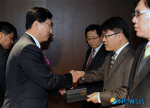 최중경 장관, 플랜트업계 유공자 포상