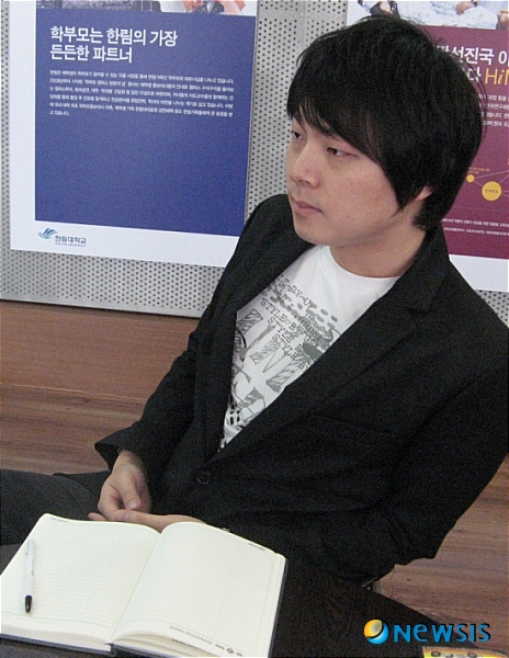 인터뷰하는 진평기업 박진평대표