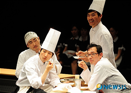 살아있는 주방, 그 속의 인생 연극 키친
