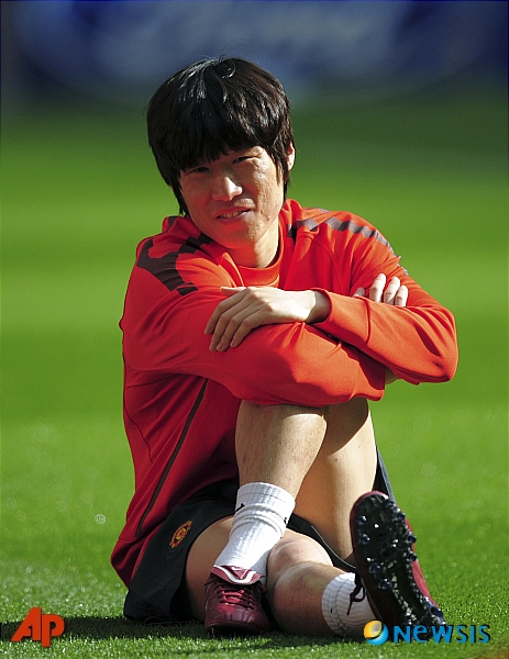 결전 앞두고 몸푸는 박지성