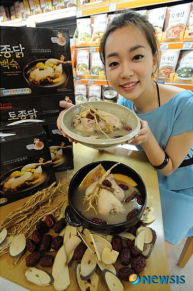홈플러스, 맛 좋고 몸에 좋은 우리 토종닭으로 말복 더위 날리세요