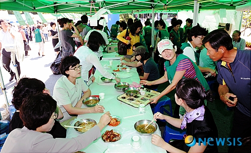 역시 장터는 먹거리