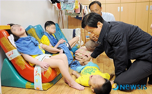 이돈구 청장, 중증장애인 요양시설 평강의 집 방문