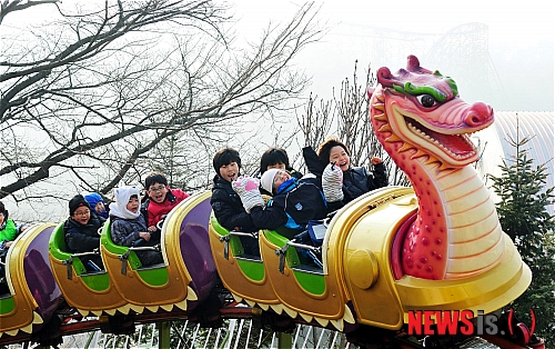 흑룡의 해 앞두고 비룡열차 타요!