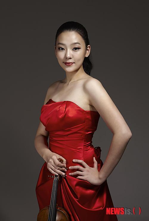 바이올리니스트 클라라 주미 강, 카네기홀 데뷔