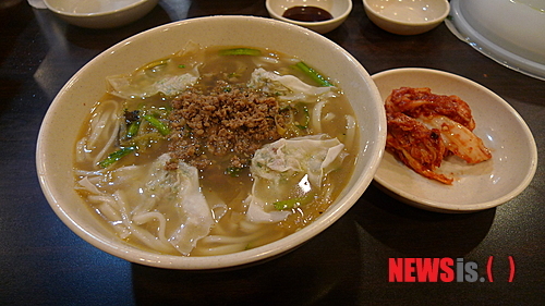 [김정환 맛집]인터내셔널 ‘칼·콩·비빔 국수 & 만두’