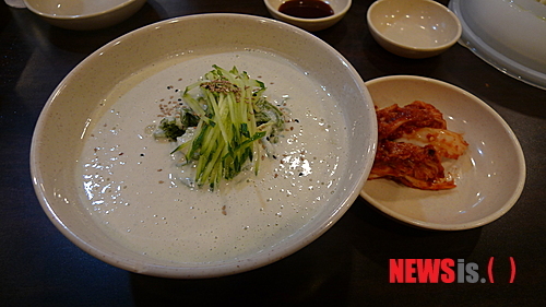 [김정환 맛집]인터내셔널 ‘칼·콩·비빔 국수 & 만두’