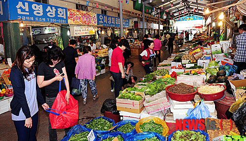 대형 마트 강제휴업, 재래시장 활기 찾을까?