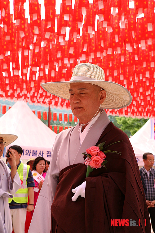 탑돌이 전 자재만현 큰스님