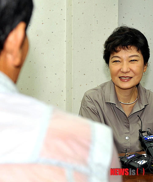 농민 만나는 박근혜
