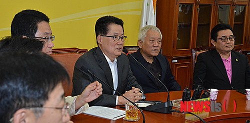 정수장학회관련 기자회견