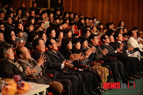 영월문화예술회관 가득 메운 영월동강합창단 창단연주회