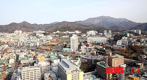 광주 도심과 어우러진 무등산