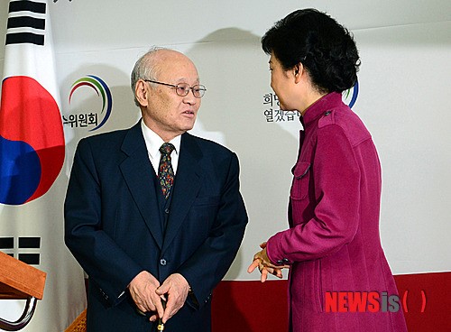 박근혜 정부, 첫 국무총리 후보에 김용준 인수위원장