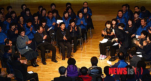 청소근로자들에게 인사하는 박원순 시장